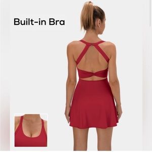 HALARA backless cut out twisted